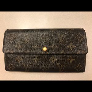 Authentic Louis Vuitton Sarah Long Wallet